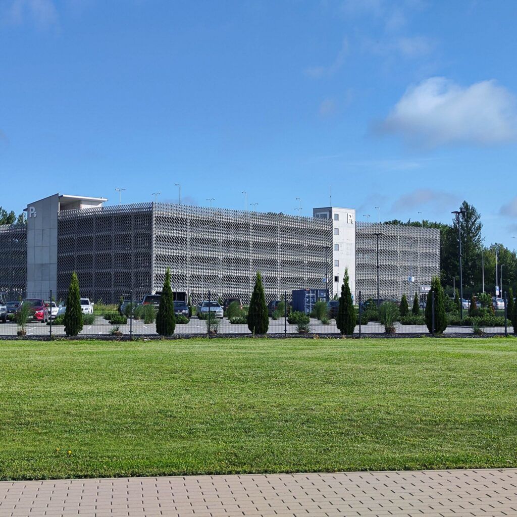 P6 long-term car park