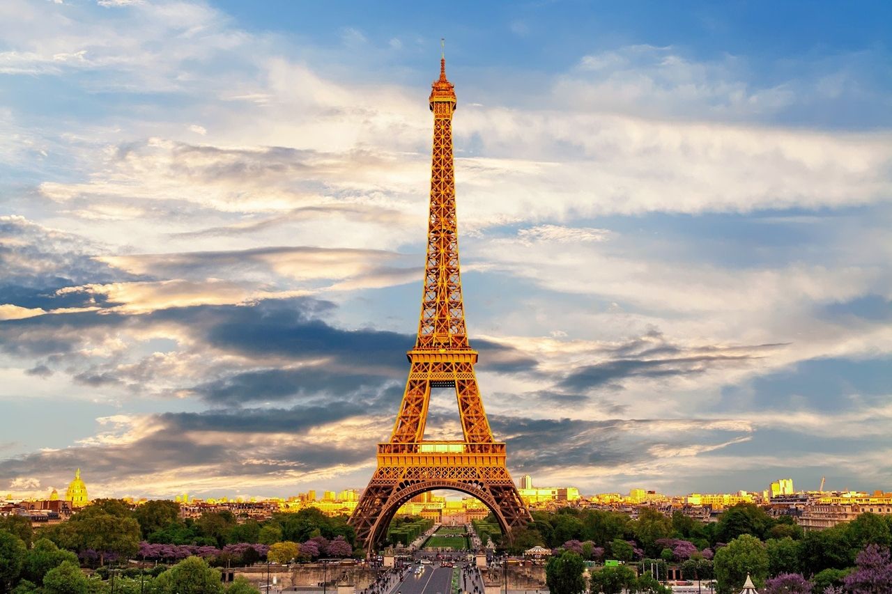 eiffel-tower-g66e1683eb_1920.jpg