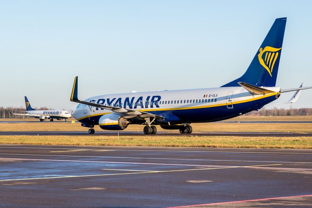 111 Ryanair LTOU.jpg
